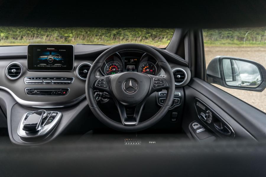  Mercedes-Benz V250 BlueTec Extralang Avantgarde 2015 года  (UK) (фото 24 из 24)